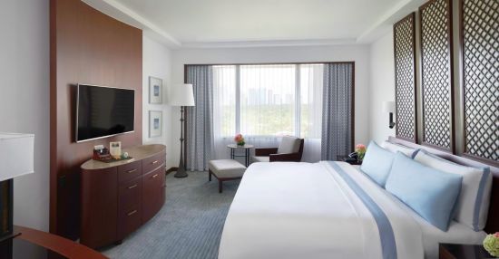 The Peninsula à Manille:  Executive Suite (Club Access)