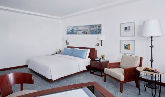 The Peninsula à Manille:  Grand Deluxe