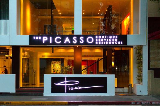 The Picasso à Manille:  Facade