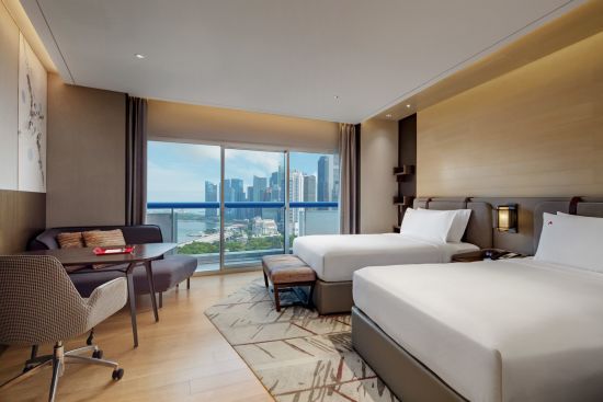 Swissotel The Stamford à Singapour:  Premier Marina Bay | Double Beds