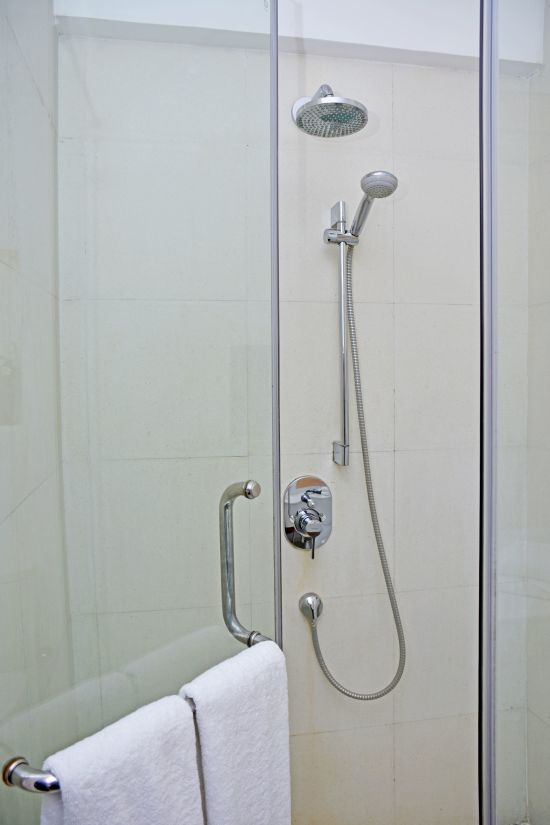 Goldi Sands à Negombo:  Standard Room | Shower