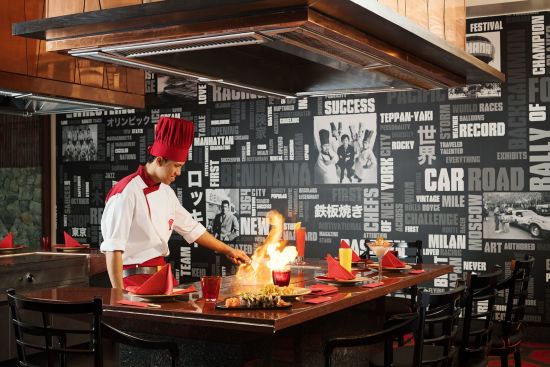 Anantara Riverside Bangkok Resort:  Benihana