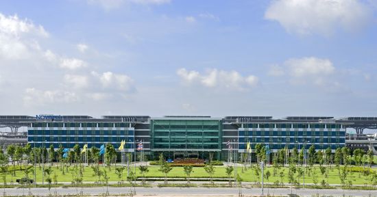 Hyatt Regency Bangkok Suvarnabhumi Airport:  Exterior