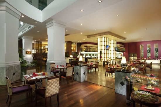 Hyatt Regency Bangkok Suvarnabhumi Airport:  Restaurant
