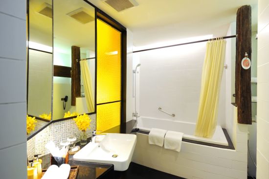 Siam@Siam Design Hotel Bangkok:  Deluxe Premium | Bathroom