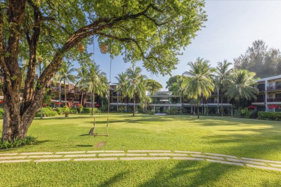 Ramada Resort by Wyndham Khao Lak:  Exterior Garden
