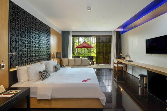 Ramada Resort by Wyndham Khao Lak:  Deluxe Jet Tub Lanai Room