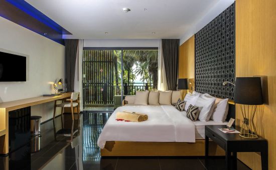 Ramada Resort by Wyndham Khao Lak:  Deluxe Jet Tub Room