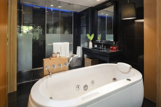 Ramada Resort by Wyndham Khao Lak:  Deluxe Jet Tub Room | Deluxe Jet Tub Lanai Room