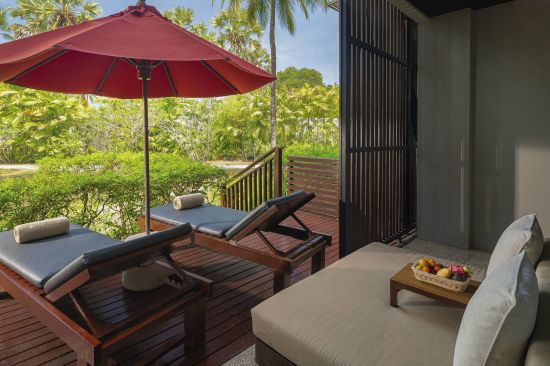 Ramada Resort by Wyndham Khao Lak:  Deluxe Jet Tub Lanai Room