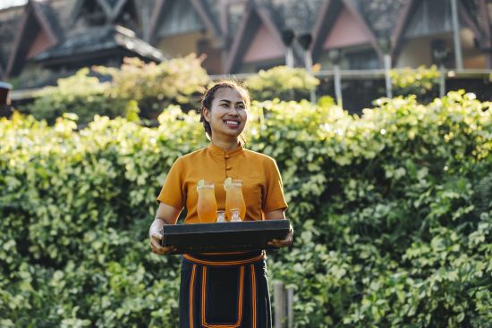 Anantara Golden Triangle Elephant Camp & Resort in Goldenes Dreieck:  Service Ice Tea