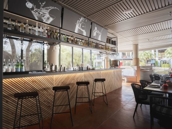 Anantara Mai Khao Phuket Villas:  Restaurant & Bar Claws&Co | Outdoor