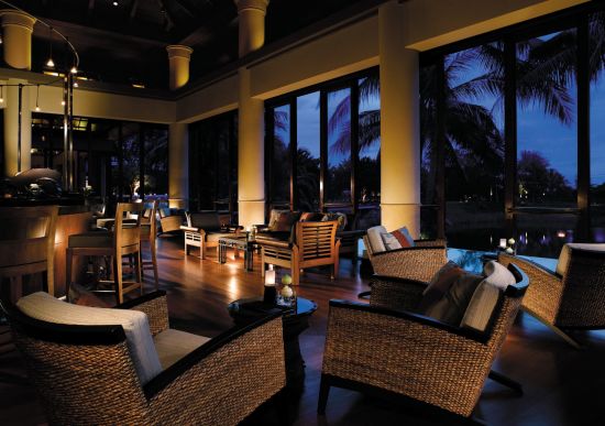 Banyan Tree Phuket:  Lobby Bar