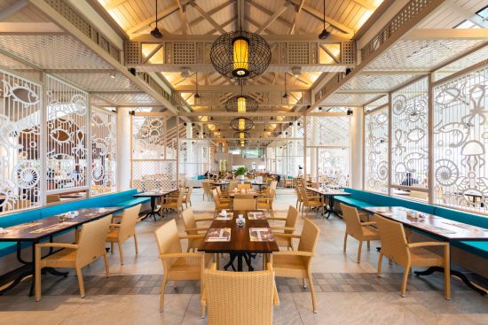 Katathani Phuket Beach Resort:  Chom Talay Restaurant