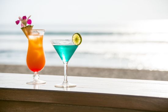 Katathani Phuket Beach Resort:  Coconut Bar