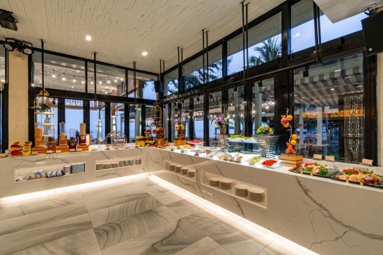 Katathani Phuket Beach Resort:  Seacret Restaurant