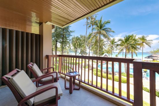 Katathani Phuket Beach Resort:  Junior Suite (Thani Wing)