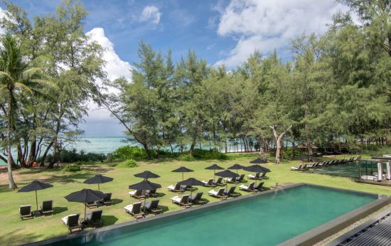 SALA Phuket Mai Khao Beach Resort:  beach view