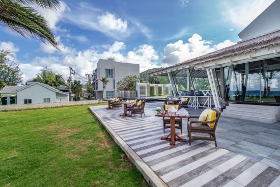 The Shore at Katathani in Phuket:  The Harbor Restaurant