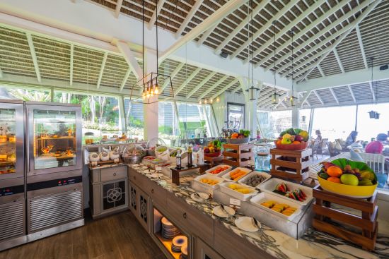 The Shore at Katathani in Phuket:  The Harbor Restaurant