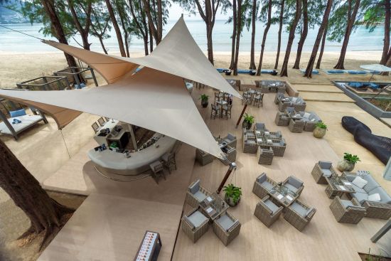 Twinpalms Surin Beach Phuket:  Beach Lounge