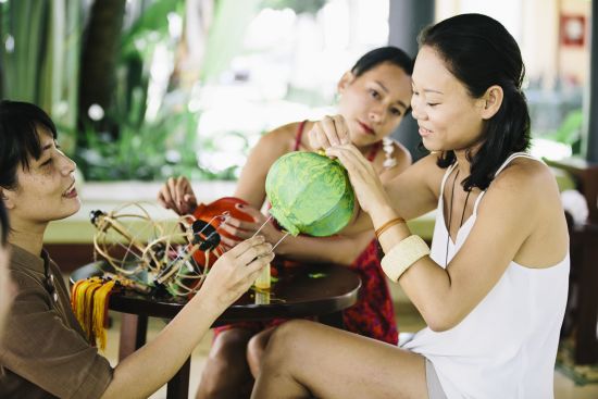 Anantara Hoi An Resort:  Lantern Making