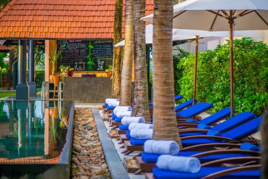 Anantara Hoi An Resort:  Poolside bar