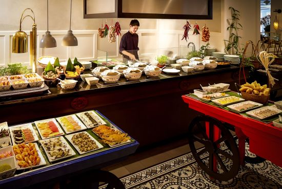 Sofitel Legend Metropole à Hanoi:  Spices Garden - Buffet