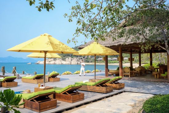 Six Senses Ninh Van Bay in Nha Trang:  Drinks by the Beach