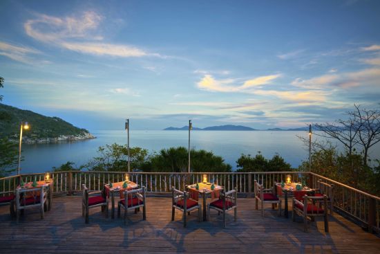 Six Senses Ninh Van Bay in Nha Trang:  Dining at the Rocks
