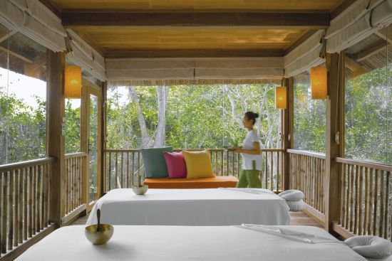 Six Senses Ninh Van Bay in Nha Trang:  Spa treatment room