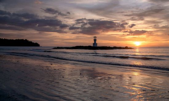 The Leaf Oceanside by Katathani in Khao Lak:  Beach by Night