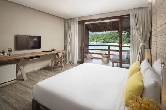 The Beach Club by Haadtien in Ko Tao:  Beach Balcony