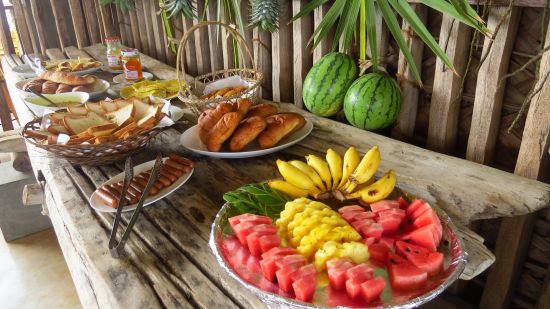 Elements Beach & Nature Resort in Kalpitiya: f&b: 