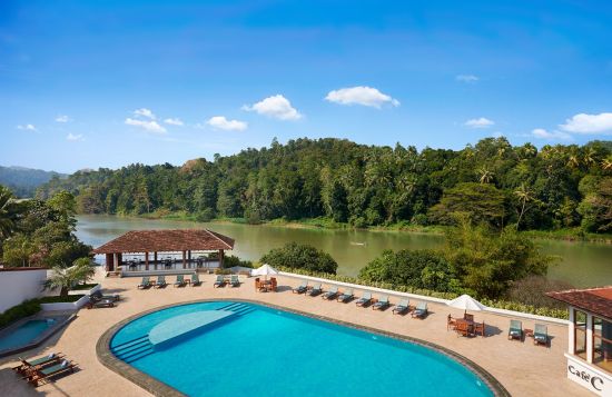 Cinnamon Citadel in Kandy:  Pool