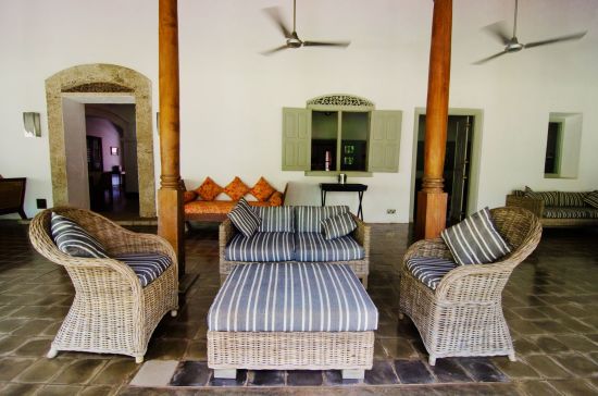 Wallawwa in Colombo: Front Verandah