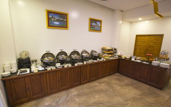 Yadanarpon Dynasty à Mandalay: Restaurant | Buffet