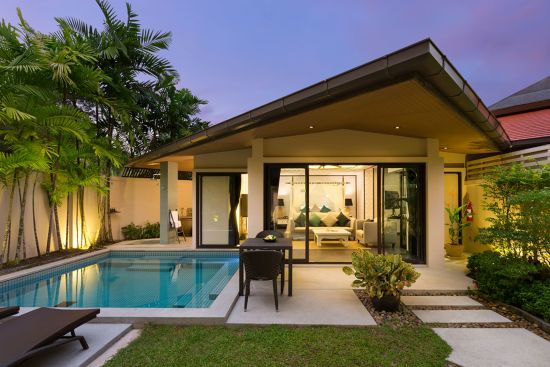 Dewa Phuket Resort & Villas:  Grand Pool Villa | Night View