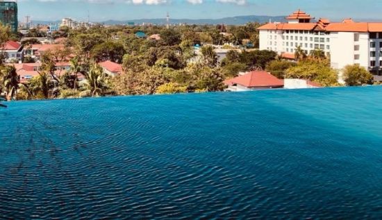 Yadanarpon Dynasty à Mandalay: Pool