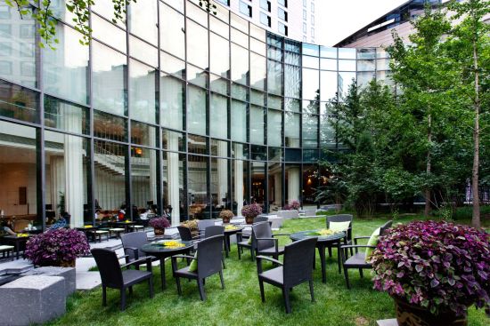 Regent Beijing in Peking:  Garden