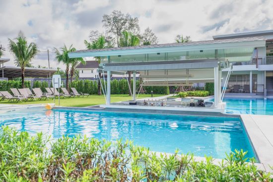 The Waters Khao Lak by Katathani: f&b: Splash Bar