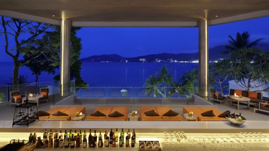 Amari Phuket:  Samutr Bar