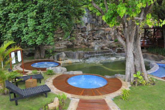 Pristine Lotus Resort à Lac Inle:  Jacuzzis