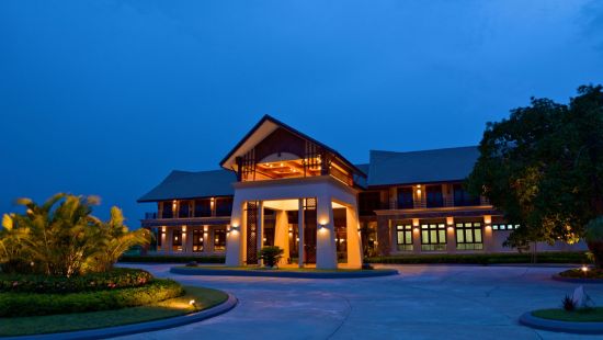 Emerald Palace in Naypyitaw:  Main Building