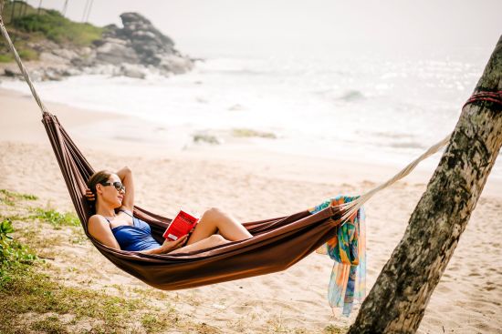 Anantara Peace Haven Tangalle Resort:  Hammock on beach