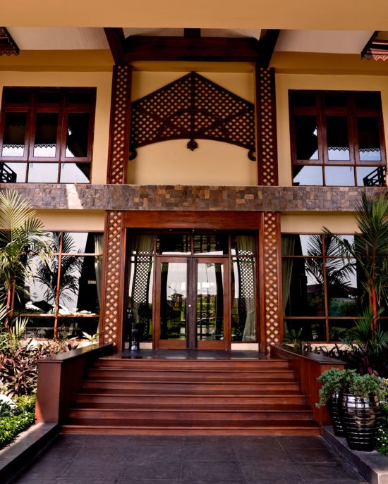 Emerald Palace in Naypyitaw:  Main Building