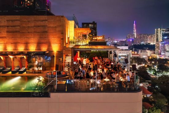 Hôtel des Arts Saigon:  Social Club Rooftop Bar