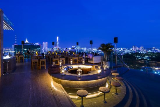 Hôtel des Arts Saigon:  Social Club Rooftop Bar
