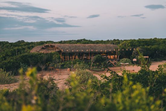 Uga Chena Huts in Yala National Park:  Restaurant outside