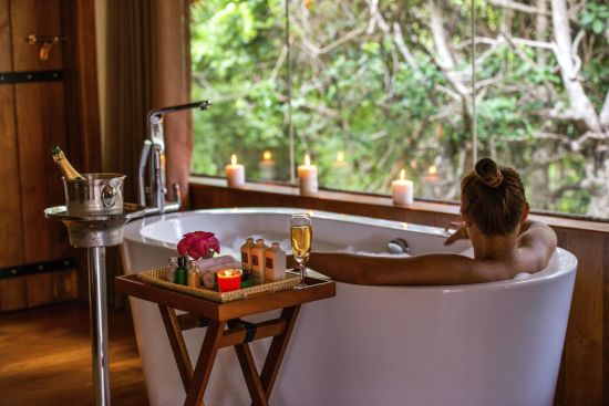 Uga Chena Huts in Yala National Park:  Cabin Bathroom